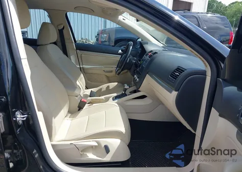 2010 Volkswagen Jetta Limited Edition z USA, uszkodzony, nr VIN 3VWAX7AJXAM128855